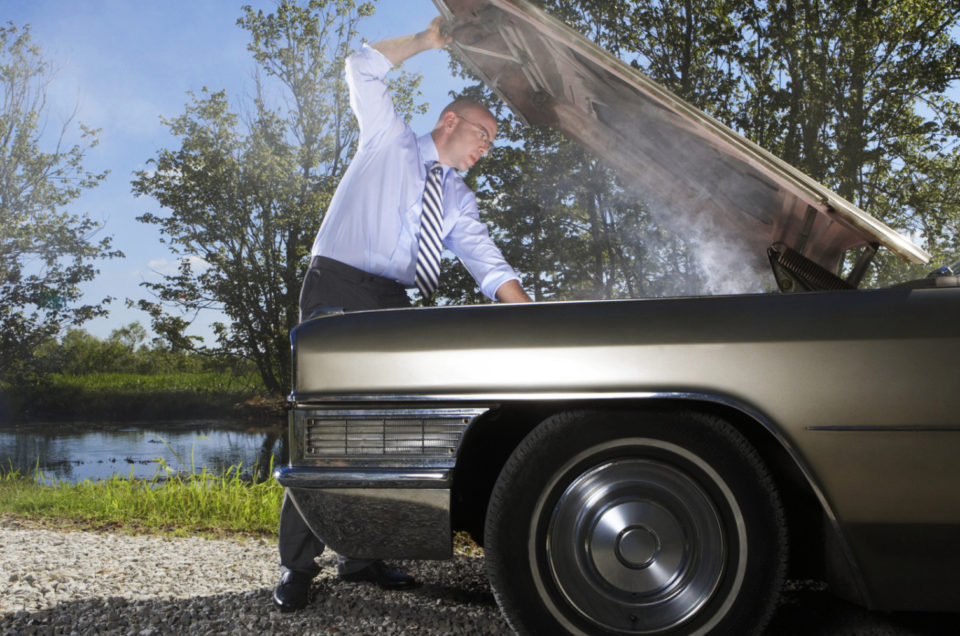 Once malos hábitos que arruinarán tu coche